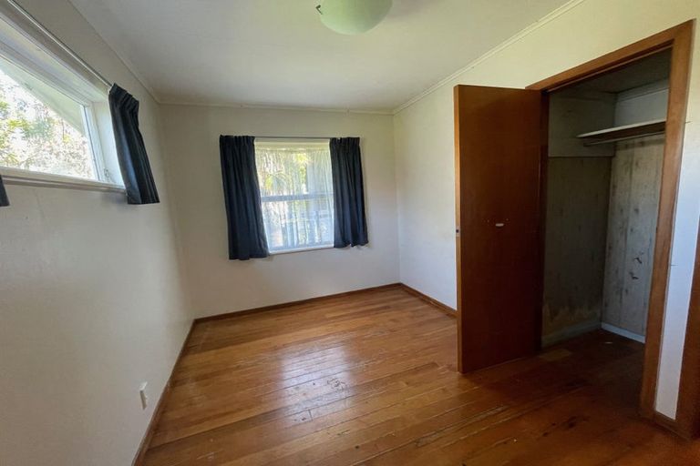 Photo of property in 26 Glen Marine Parade, Glendene, Auckland, 0602