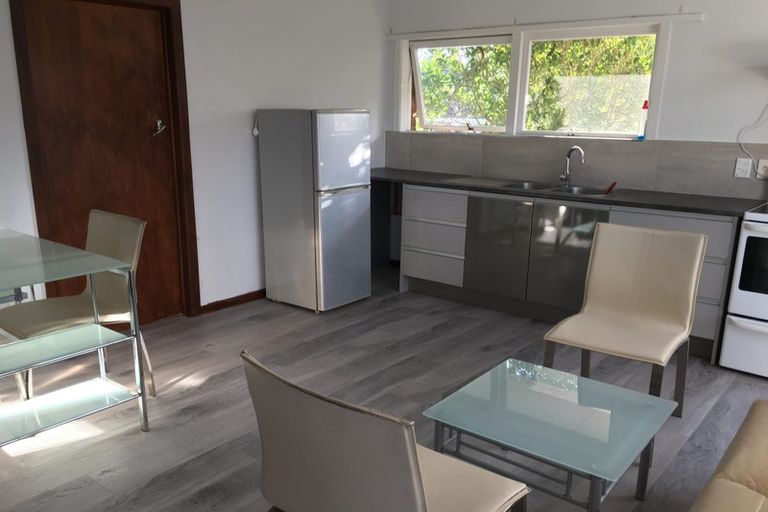 Photo of property in 2/58 Taharoto Road, Takapuna, Auckland, 0622