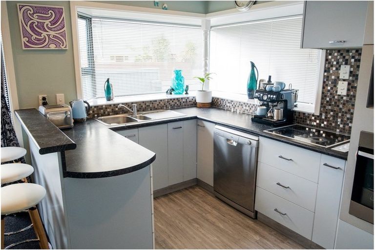 Photo of property in 103 Effingham Street, North New Brighton, Christchurch, 8083