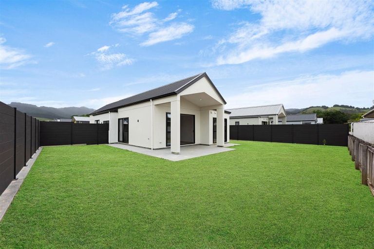 Photo of property in 104 Mataikokako Loop, Kawakawa Bay, 2585