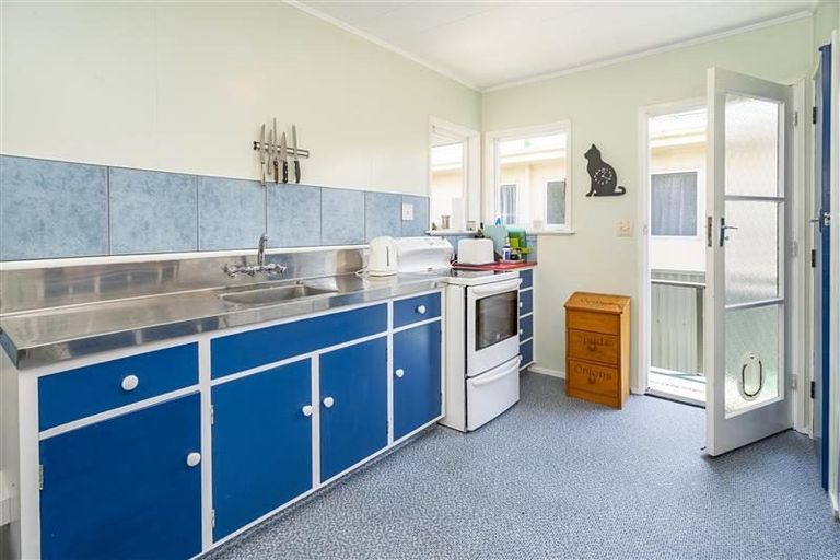 Photo of property in 2/4 Otterson Street, Tahunanui, Nelson, 7011