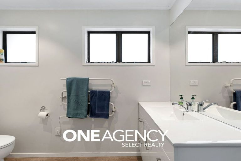 Photo of property in 1/11 Te Arawi Street, Takapuwahia, Porirua, 5022