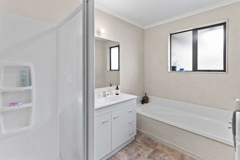 Photo of property in 2 Branigan Parade, Kelvin Grove, Palmerston North, 4414