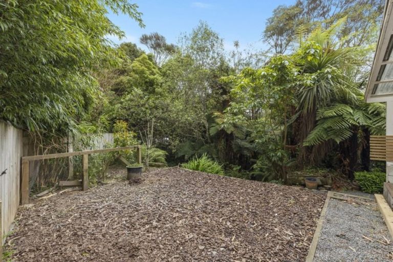 Photo of property in 560 Stokes Valley Road, Stokes Valley, Lower Hutt, 5019