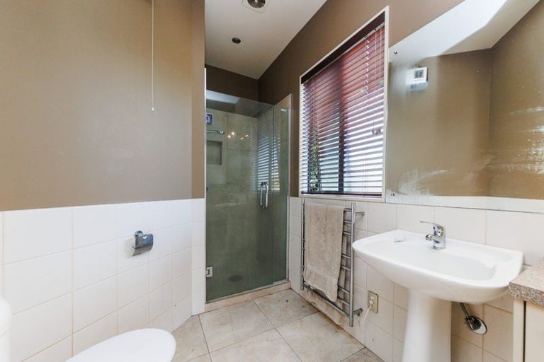 Photo of property in 5 The Oaks, Awapuni, Palmerston North, 4412