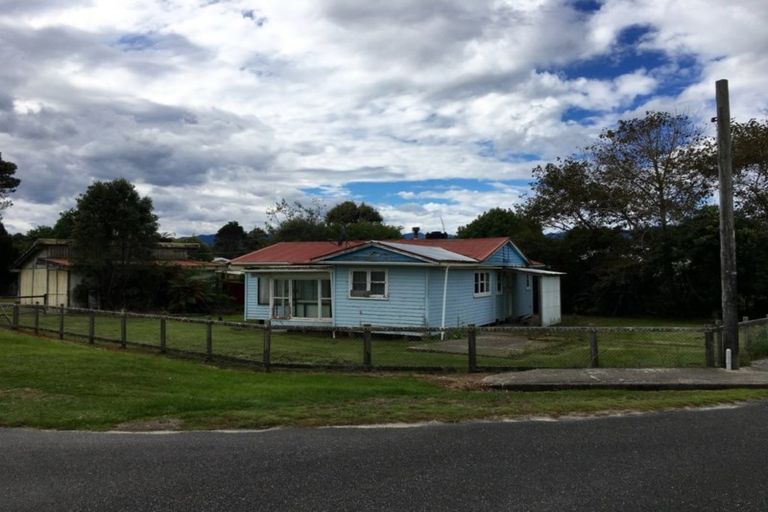 Photo of property in 2 Hunter Street, Karamea, 7893