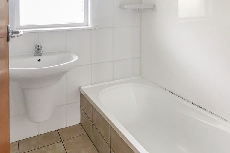 Photo of property in 3/13 Otakau Road, Milford, Auckland, 0620