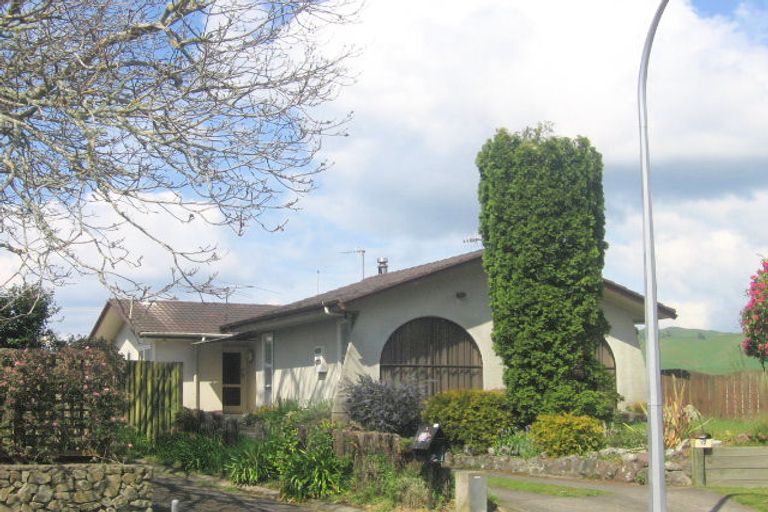 Photo of property in 12 Walnut Place, Owhata, Rotorua, 3010