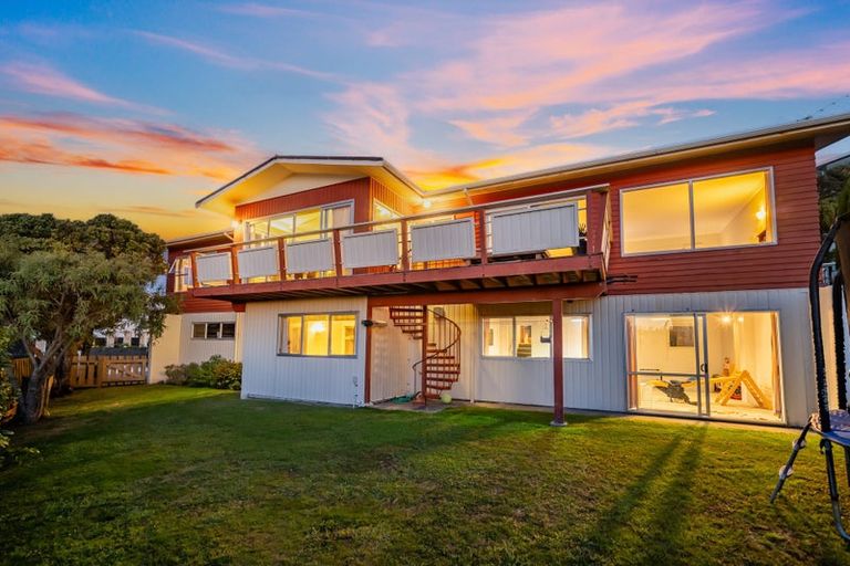 Photo of property in 2 Leeward Drive, Whitby, Porirua, 5024