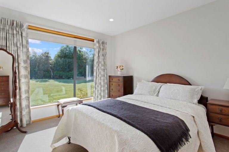 Photo of property in 4 Cedar Place, Amberley, 7410