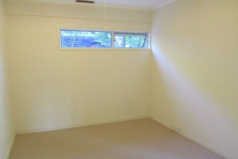 Photo of property in 1/36 Saddleback Rise, Murrays Bay, Auckland, 0630