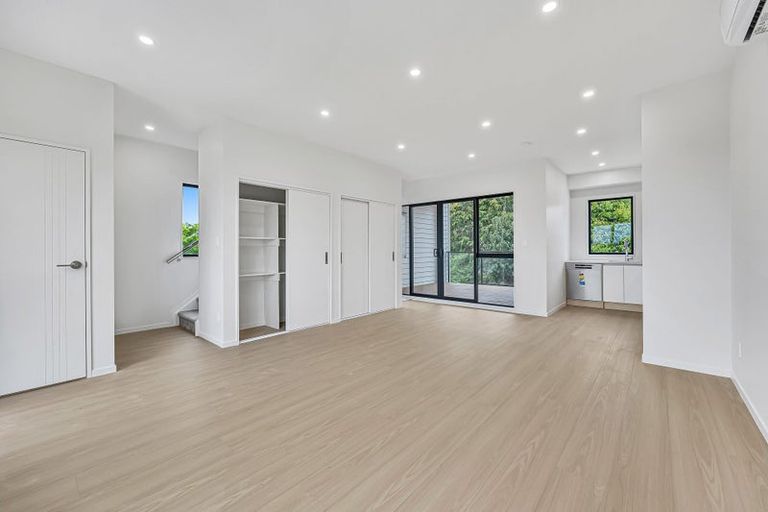 Photo of property in 5/163 Edmonton Road, Te Atatu South, Auckland, 0610