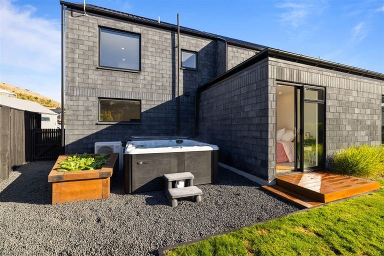 Photo of property in 5 Betty Roberts Lane, Cracroft, Christchurch, 8022