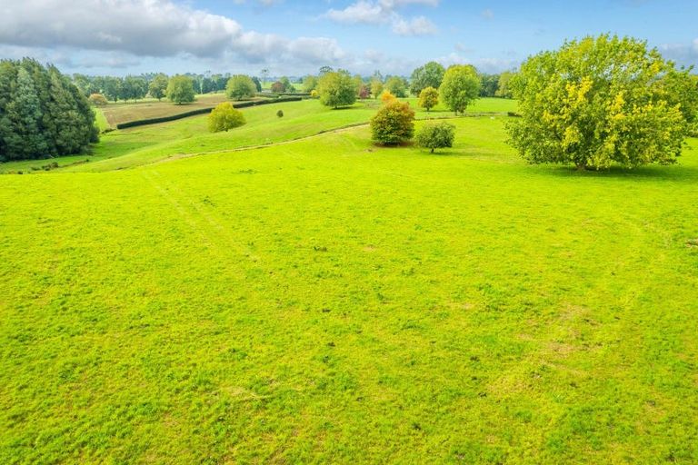 Photo of property in 36 Bell Road, Ngahinapouri, 3883