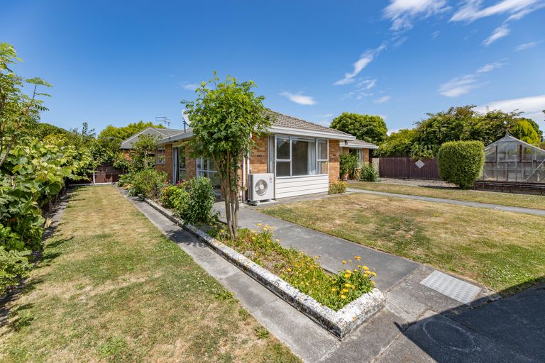 Photo of property in 1/8 Kyeburn Place, Avonhead, Christchurch, 8042