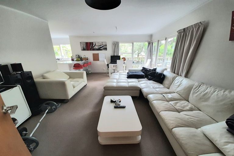 Photo of property in 2/73 Newhaven Terrace, Mairangi Bay, Auckland, 0630