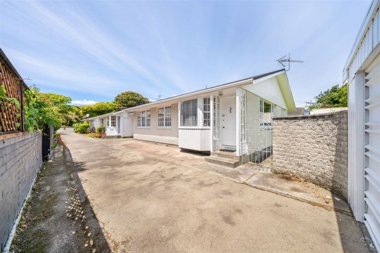 Photo of property in 3/53 Ludlam Crescent, Woburn, Lower Hutt, 5010