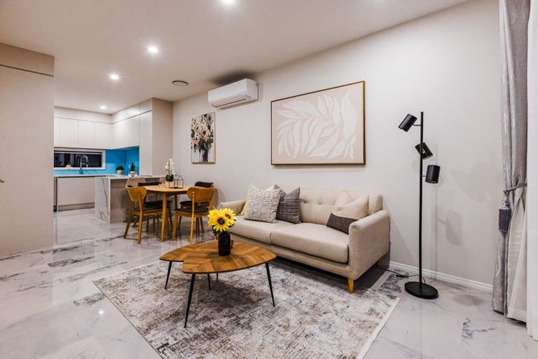 Photo of property in 2/21 Hazards Road, Weymouth, Auckland, 2103