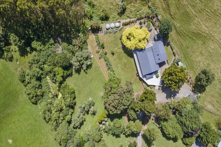 Photo of property in 353 North Manakau Road, Manakau, Levin, 5573