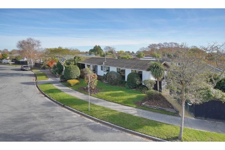 Photo of property in 49 Oldwood Street, Bishopdale, Christchurch, 8053