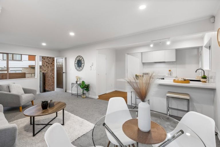 Photo of property in 4/90 Lynwood Road, New Lynn, Auckland, 0600