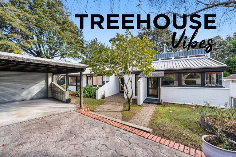 Photo of property in 8 Freemans Way, Pinehaven, Upper Hutt, 5019