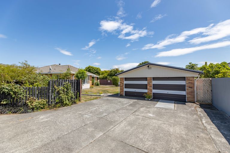 Photo of property in 1/8 Kyeburn Place, Avonhead, Christchurch, 8042