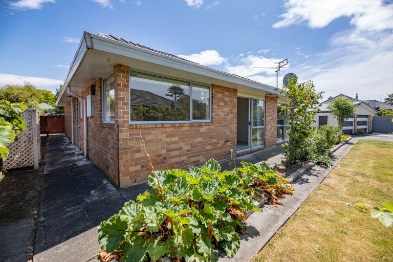 Photo of property in 1/8 Kyeburn Place, Avonhead, Christchurch, 8042