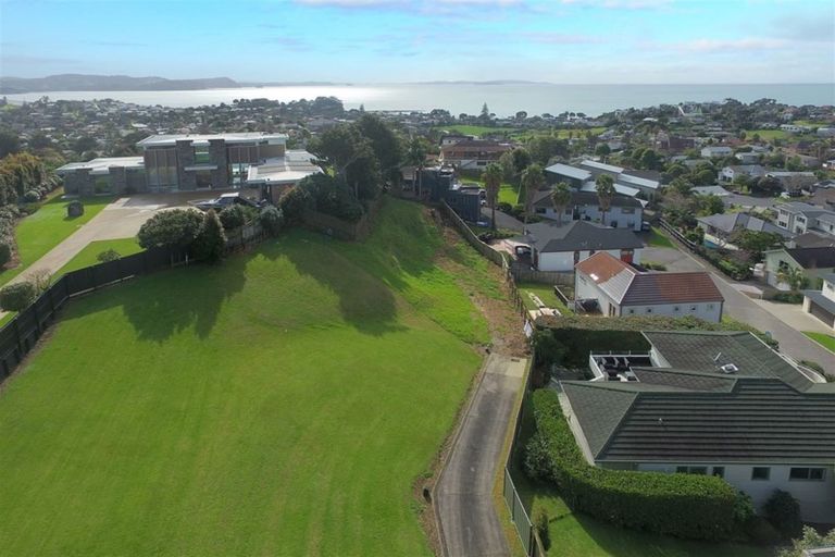 Photo of property in 180b Whangaparaoa Road, Red Beach, 0932