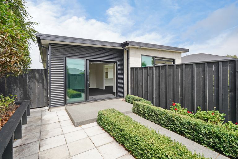 Photo of property in 403c Harewood Road, Harewood, Christchurch, 8051