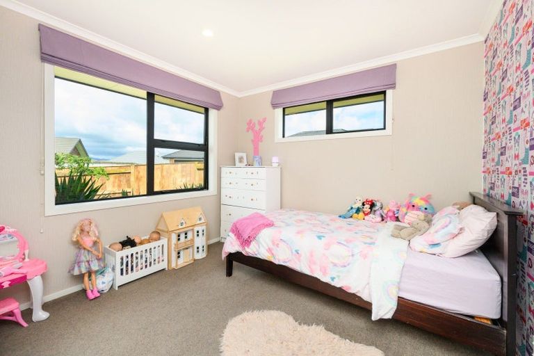 Photo of property in 7 Medallion Court, Kelvin Grove, Palmerston North, 4414