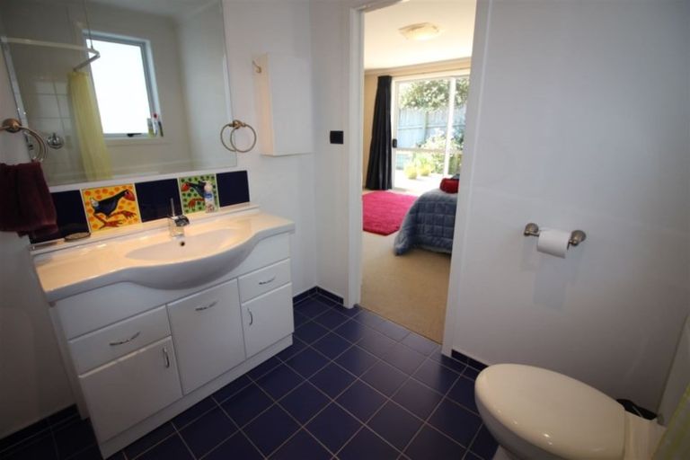 Photo of property in 25 Admiralty Place, Waikawa, Picton, 7220