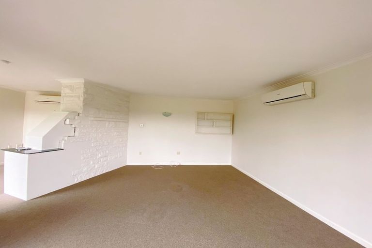 Photo of property in 37 Hillcrest Road, Hillcrest, Hamilton, 3216