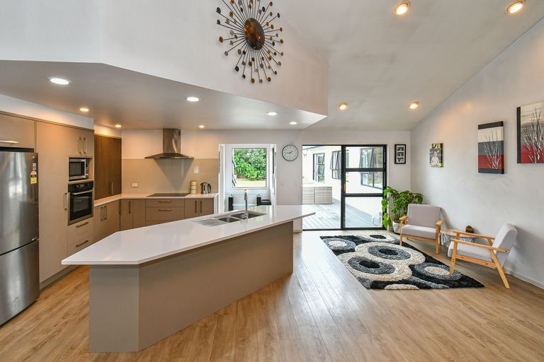 Photo of property in 29 Len Garlick Place, Pahurehure, Papakura, 2113