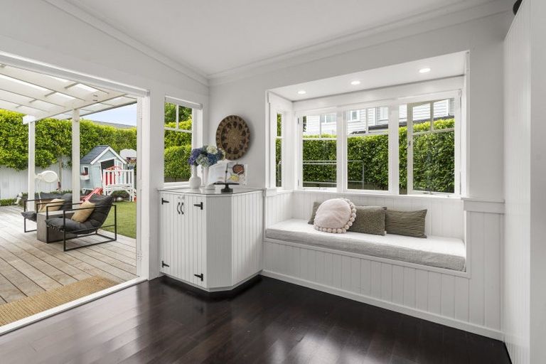 Photo of property in 63 Aramoana Avenue, Devonport, Auckland, 0624