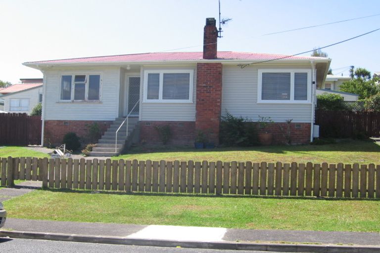 Photo of property in 2/13 Elliott Avenue, Bayview, Auckland, 0629