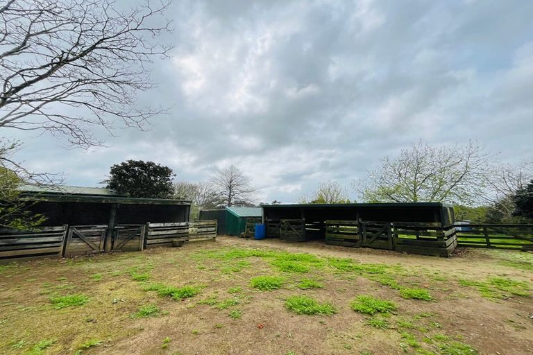 Photo of property in 233 Waihoehoe Road, Drury, 2577