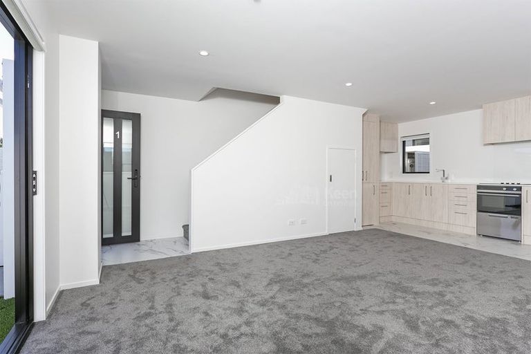 Photo of property in 1/21 Karamu Street, Te Atatu Peninsula, Auckland, 0610