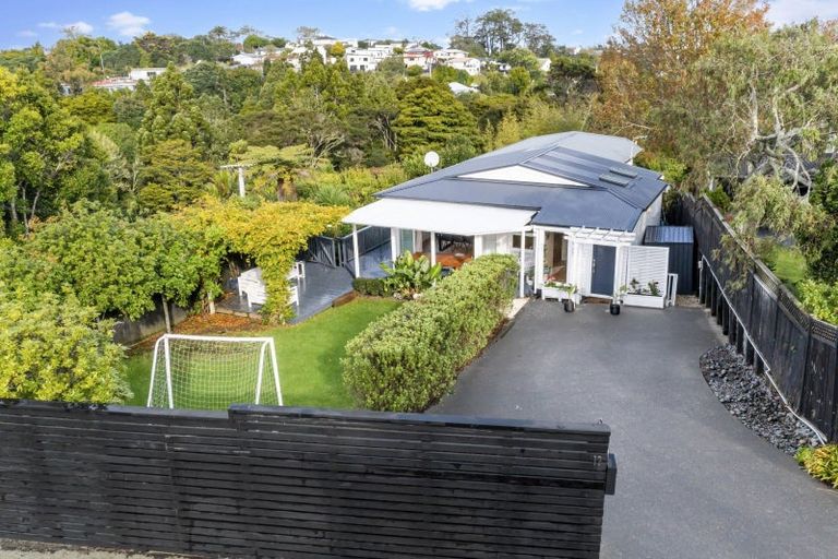 Photo of property in 12 Park Hill Road, Birkenhead, Auckland, 0626