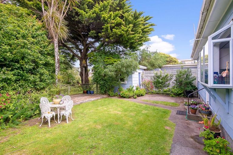 Photo of property in 102 Rosetta Road, Raumati South, Paraparaumu, 5032