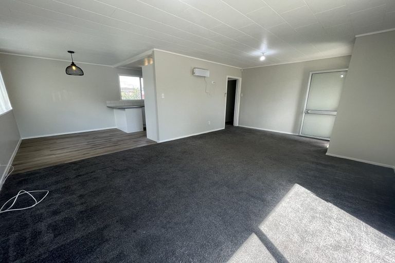 Photo of property in 9 Innismara Avenue, Wattle Downs, Auckland, 2103