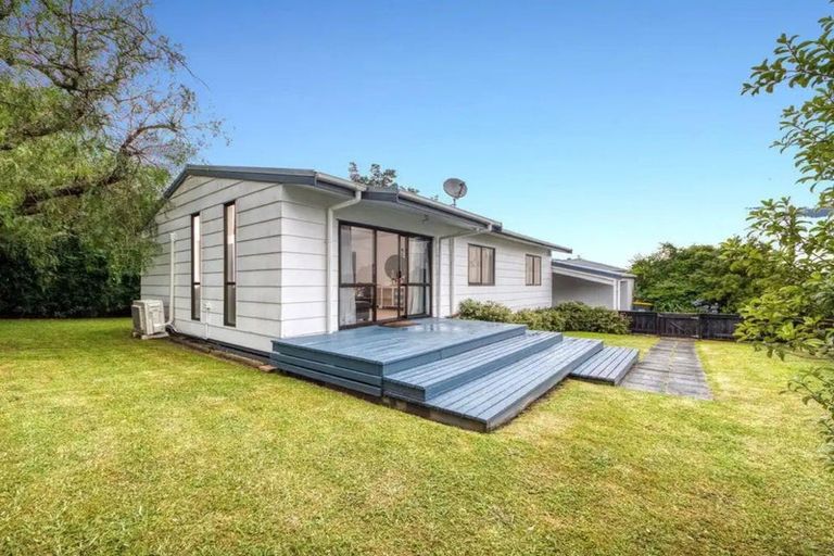 Photo of property in 2a Hughes Terrace, Te Atatu Peninsula, Auckland, 0610