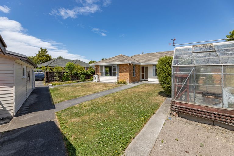 Photo of property in 1/8 Kyeburn Place, Avonhead, Christchurch, 8042