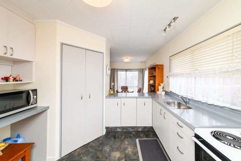 Photo of property in 72 Geraldine Crescent, Cloverlea, Palmerston North, 4412