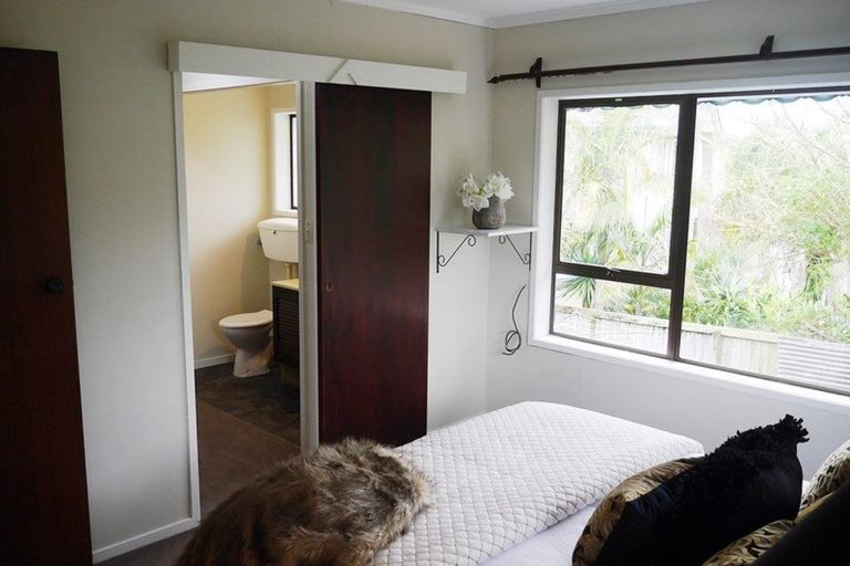 Photo of property in 3/18 Rangitoto Terrace, Milford, Auckland, 0620