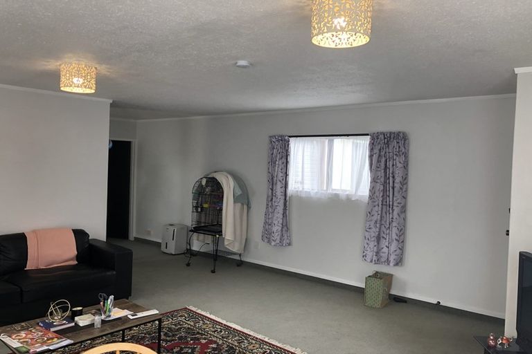 Photo of property in 27a Dorset Crescent, Hokowhitu, Palmerston North, 4410