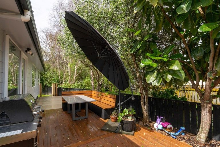Photo of property in 28 Buckley Grove, Paraparaumu, 5032