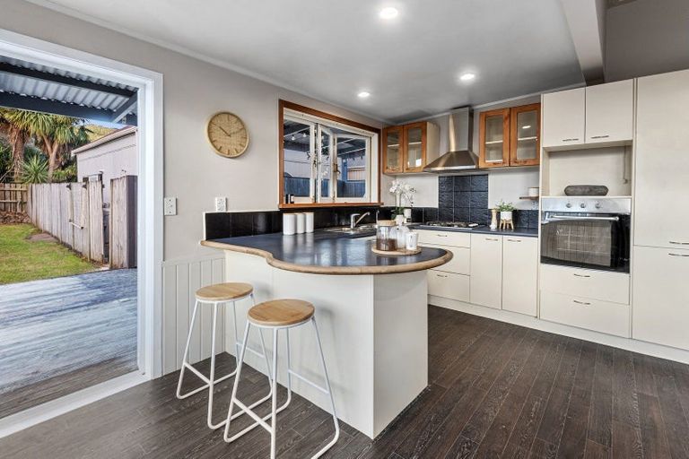 Photo of property in 22 Kamo Road, Regent, Whangarei, 0112