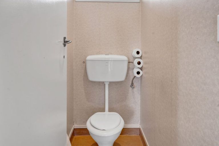 Photo of property in 21 Acourt Street, Hawera, 4610