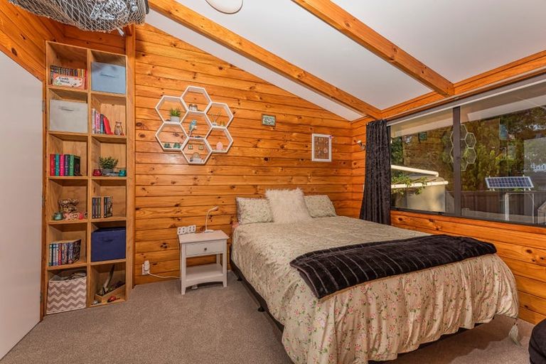 Photo of property in 1/32 Glucina Avenue, West Harbour, Auckland, 0618